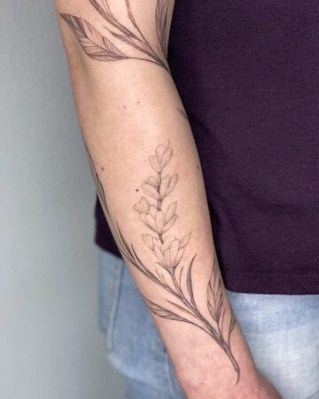 tattoo_lavanda_flowers on the hand of women's lavender flowers thin lines of graphics single needle fine line